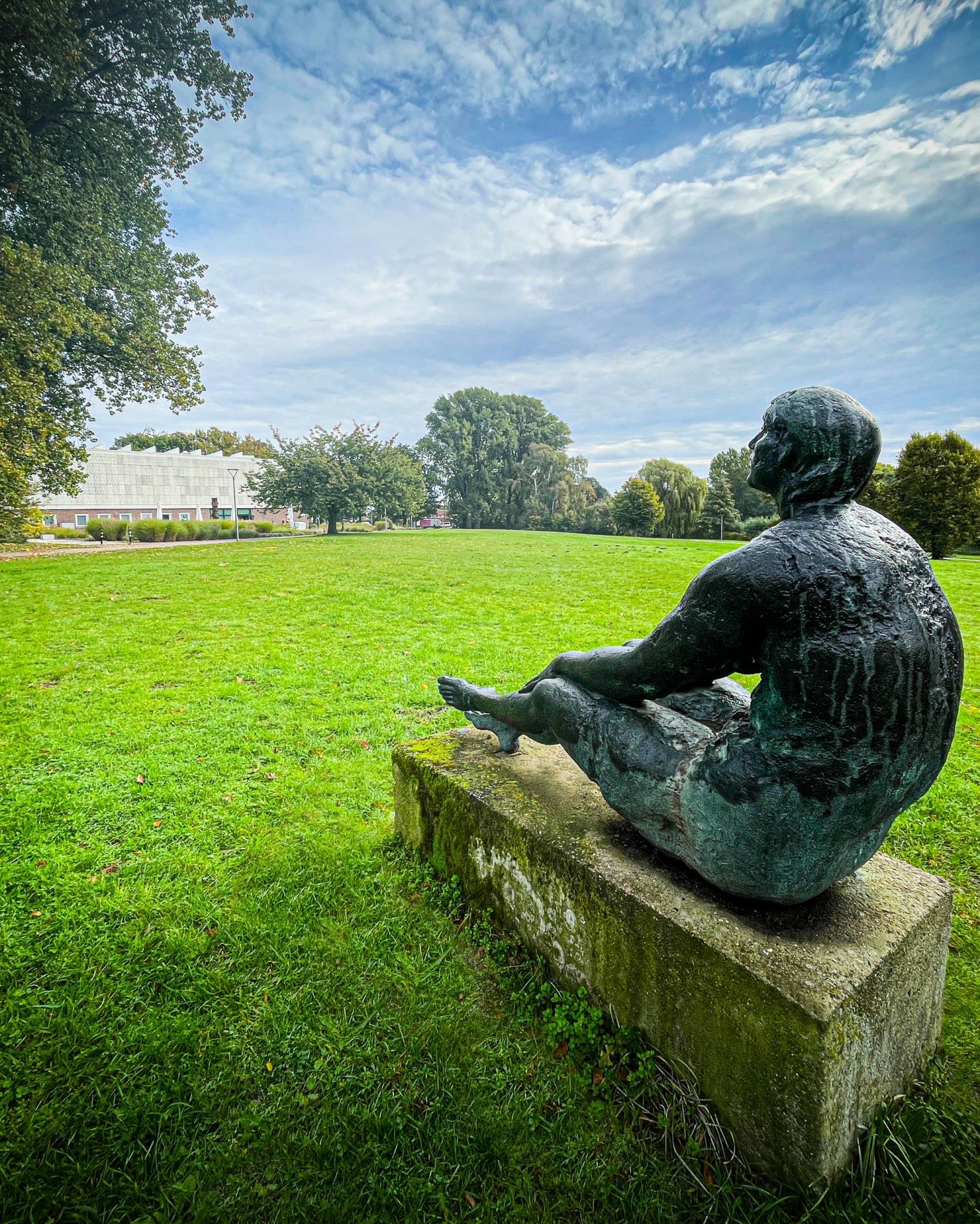 magret_middell_lemke_grosse_sitzende_1969.jpg